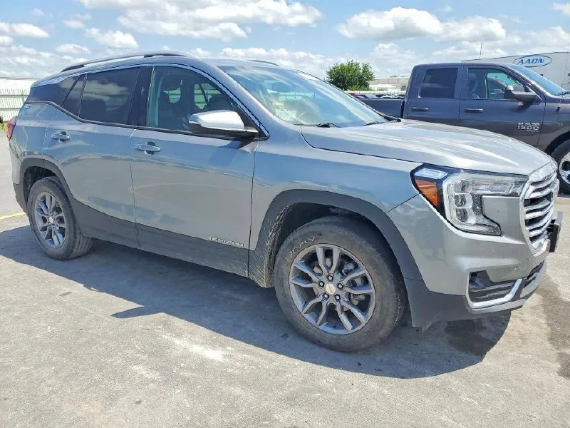 GMC TERRAIN SLT 2024