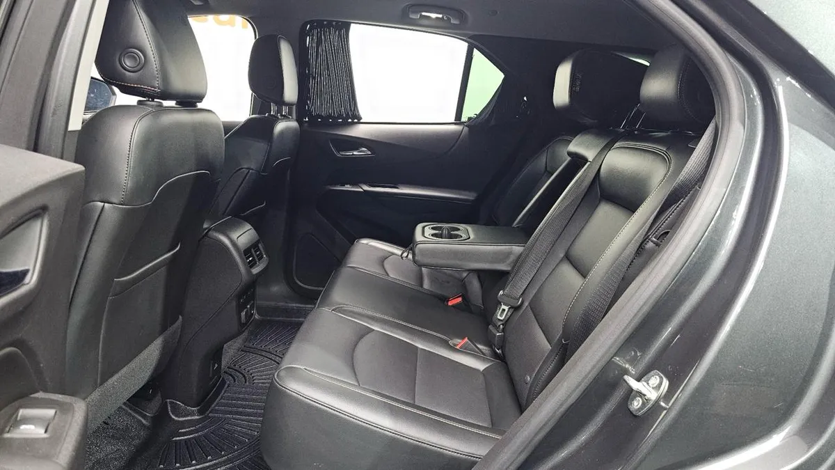 CHEVROLET EQUINOX PREMIER (МАКСИМАЛЬНЫЙ КОМФОРТ КОЖА ТОПОВЫЕ ПОМОЩНИКИ И ПРЕМИАЛЬНЫЕ ОПЦИИ) 2019