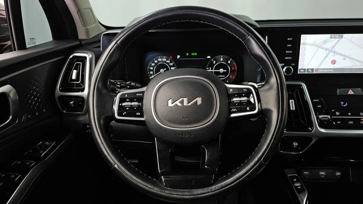 KIA SORENTO NOBLESSE ТОПОВОЕ ИСПОЛНЕНИЕ С ПРЕМИАЛЬНЫМИ МАТЕРИАЛАМИ ОТДЕЛКИ И РАСШИРЕННЫМ ФУНКЦИОНАЛОМ 2022