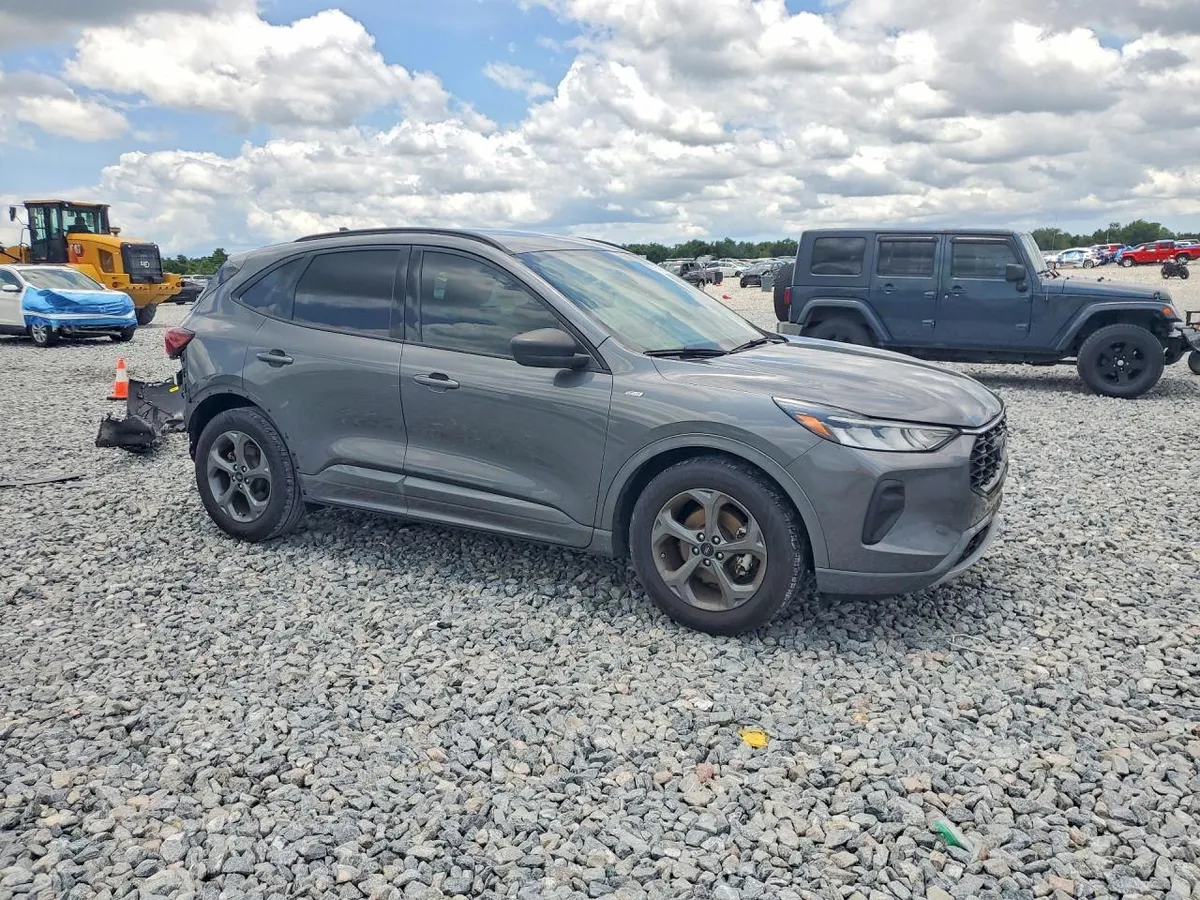 FORD ESCAPE ST-LINE 2023