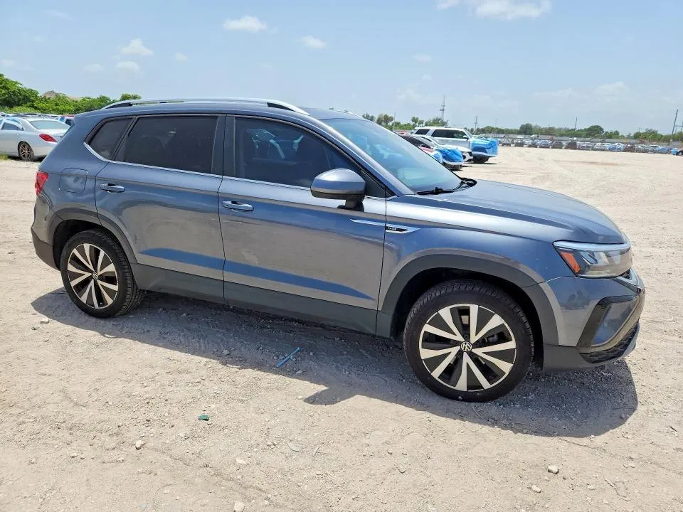 VOLKSWAGEN TAOS SE 2022