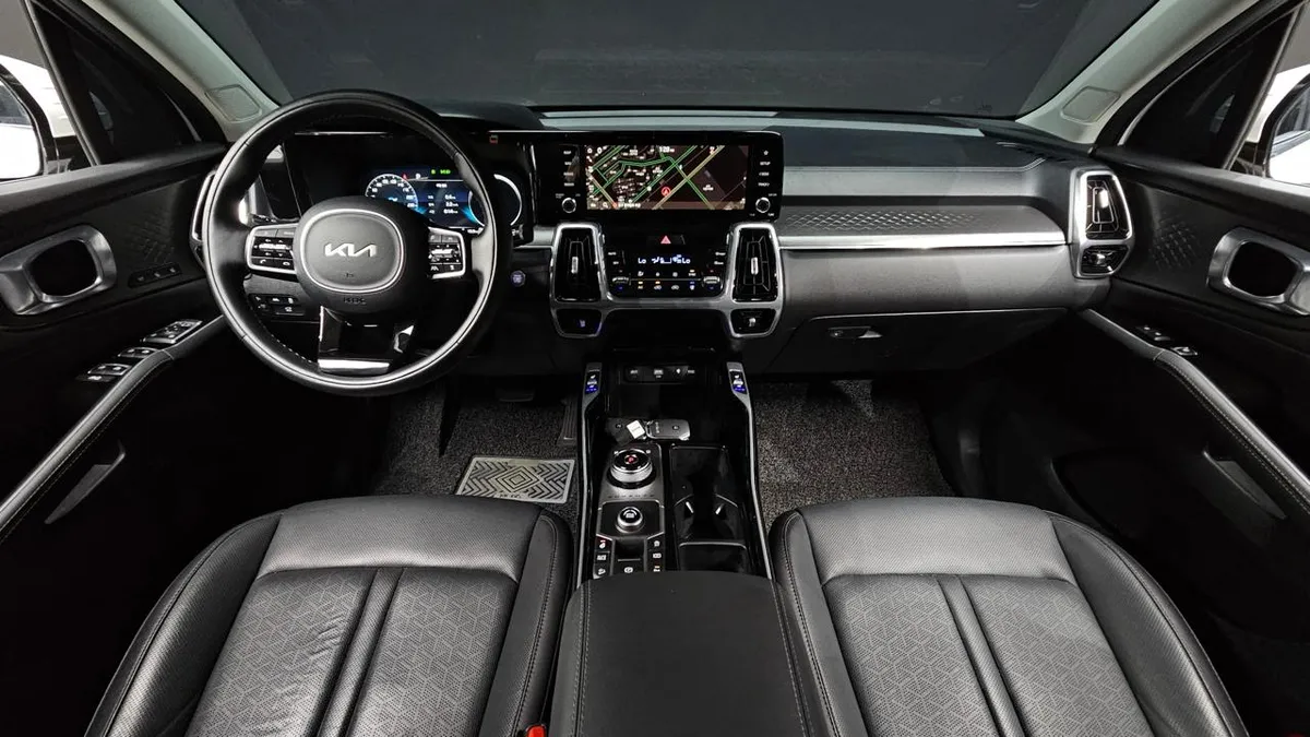 KIA SORENTO NOBLESSE ЭТО ЗОЛОТАЯ СЕРЕДИНА (БОГАТАЯ ПРЕДТОПОВАЯ ВЕРСИЯ) 2023