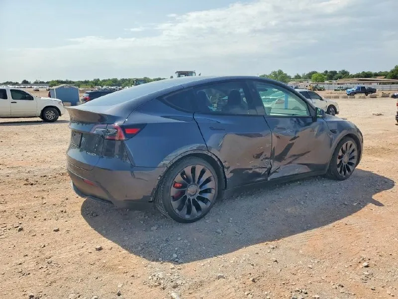 TESLA MODEL Y PERFORMANCE 2024