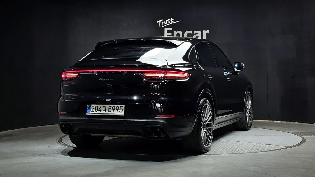 PORSCHE CAYENNE COUPE 2023