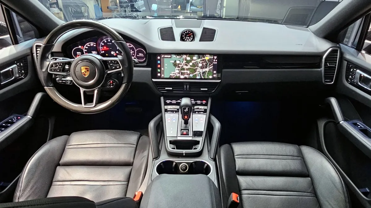 PORSCHE CAYENNE COUPE 2023