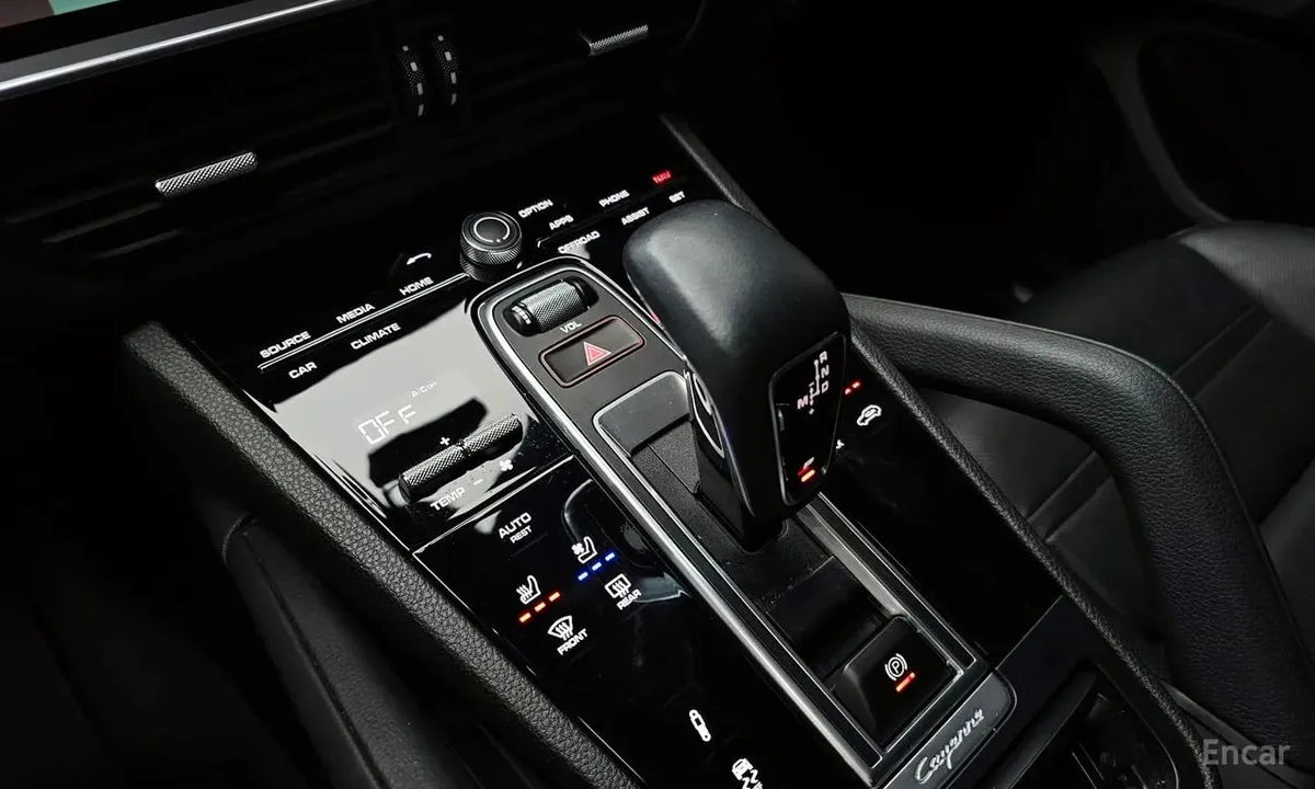 PORSCHE CAYENNE COUPE 2023