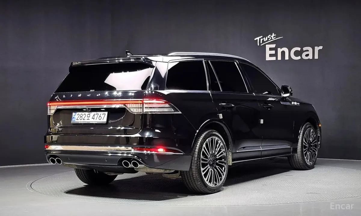 LINCOLN AVIATOR BLACK LAVEL 2023