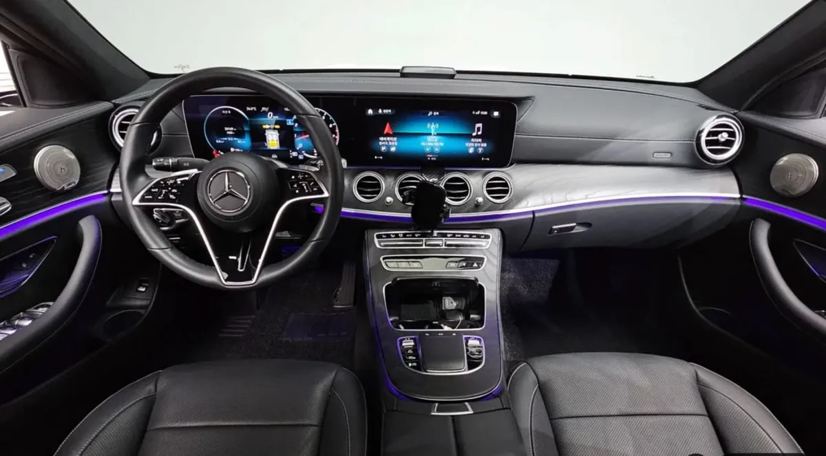 MERCEDES-BENZ E-CLASS AMG LINE 2023