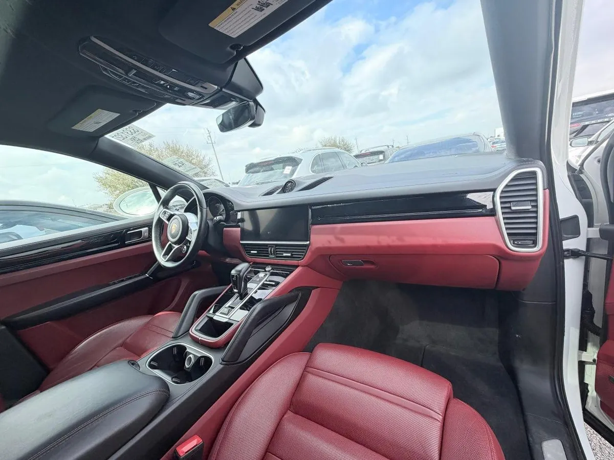 PORSCHE CAYENNE COUPE 2021