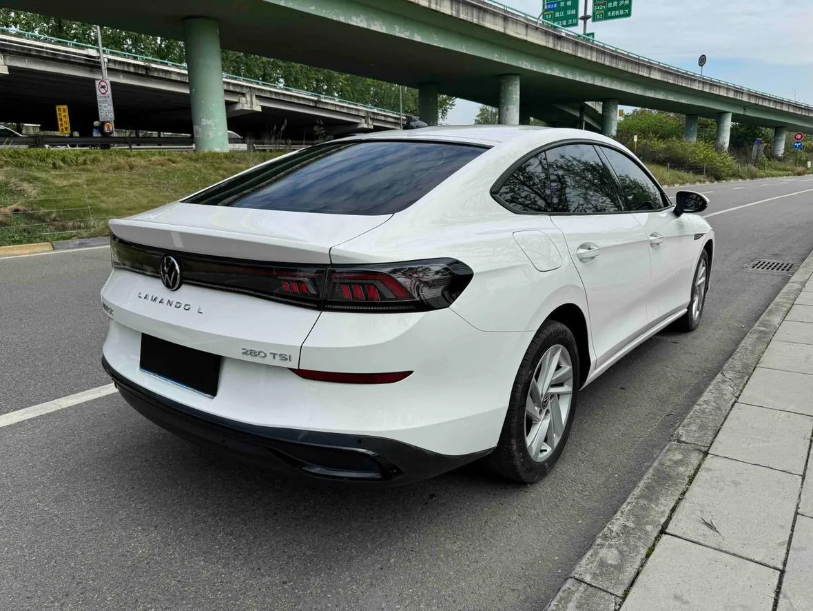 VOLKSWAGEN LAMANDO L FLAGSHIP EDITION 2023