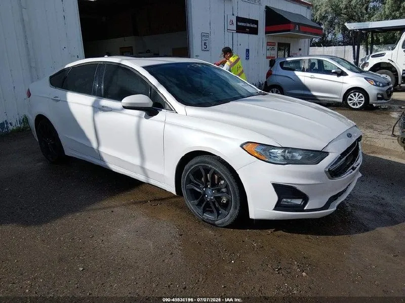 FORD FUSION 2019