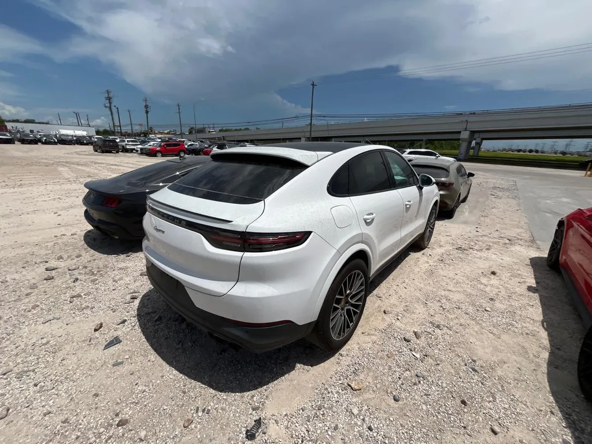 PORSCHE CAYENNE COUPE 2021