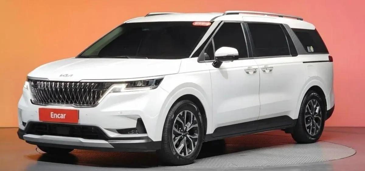 KIA CARNIVAL PRESTIGE 2023