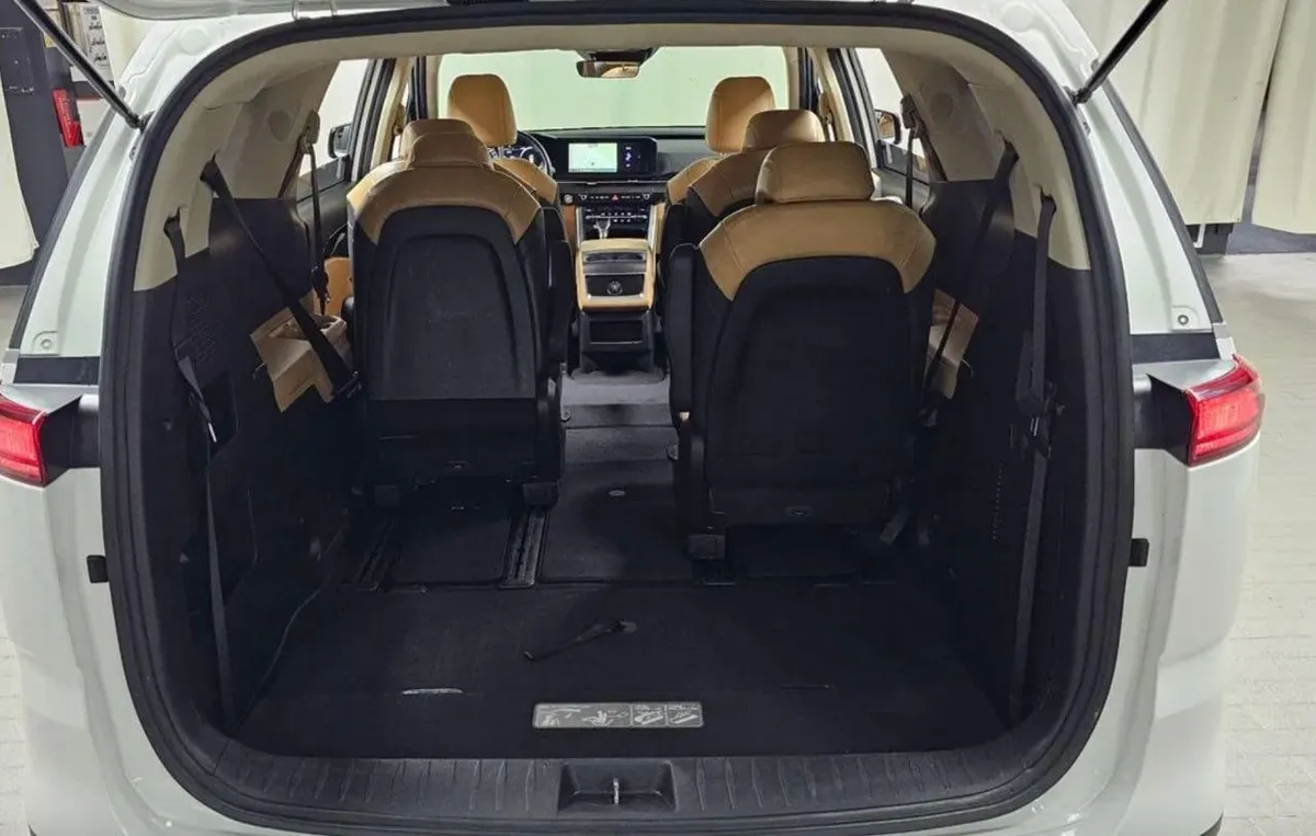 KIA CARNIVAL PRESTIGE 2023