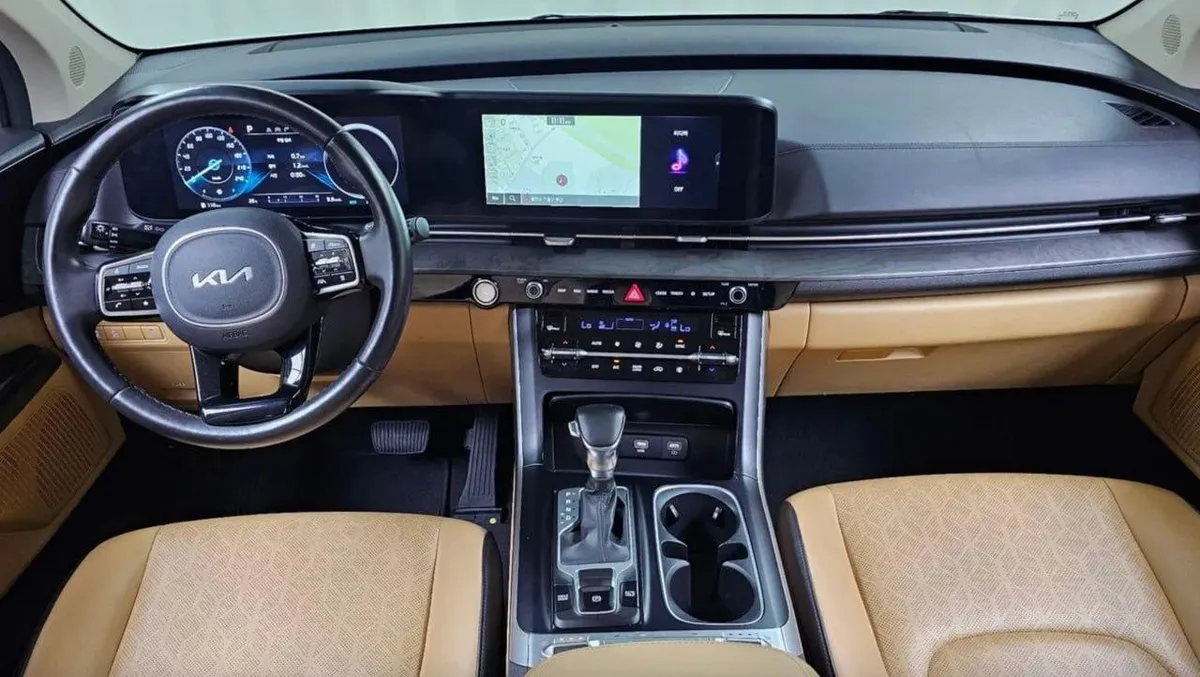 KIA CARNIVAL PRESTIGE 2023