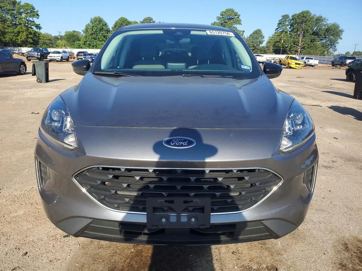 FORD ESCAPE SE 2022