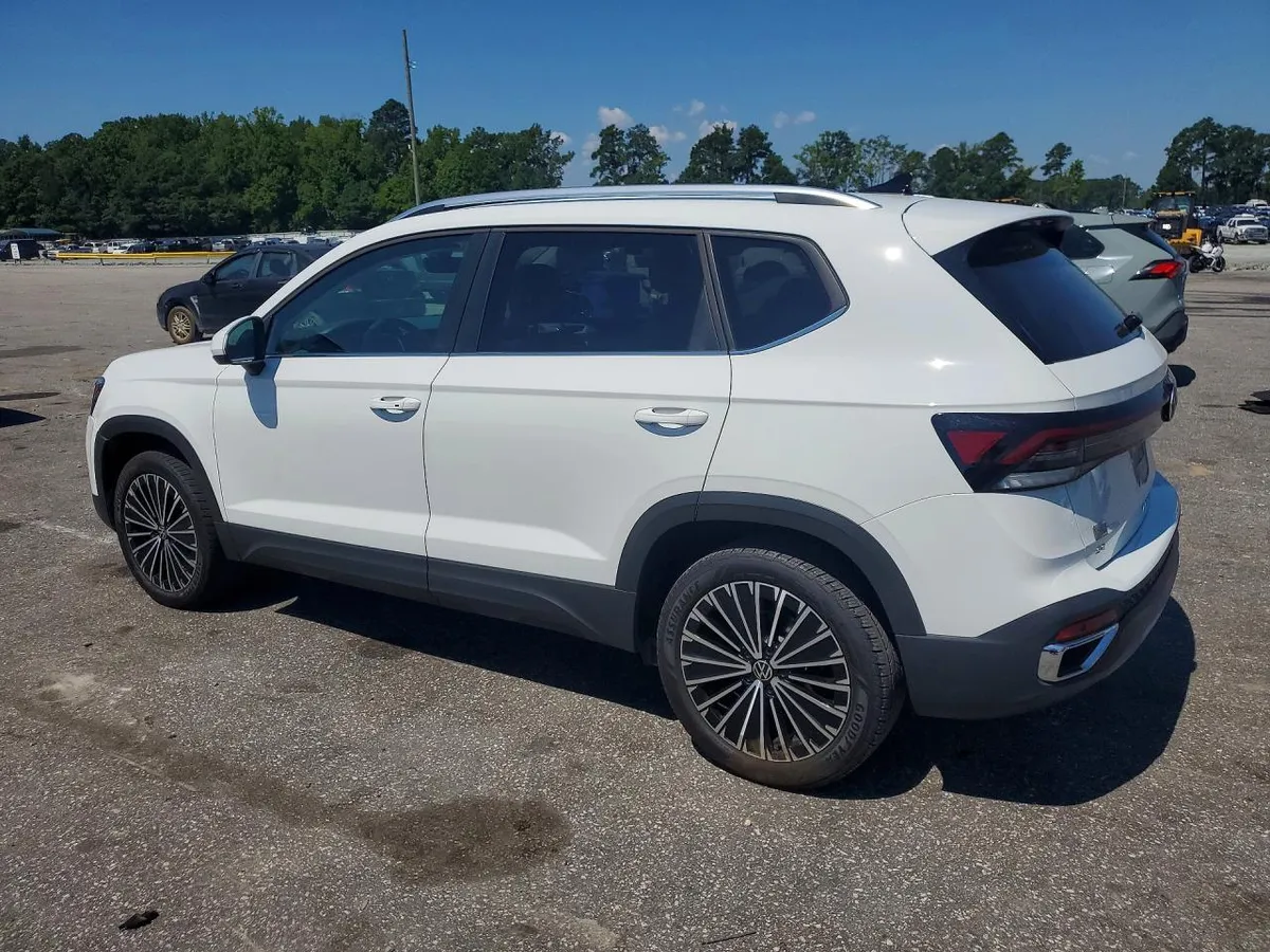 VOLKSWAGEN TAOS SE 2025