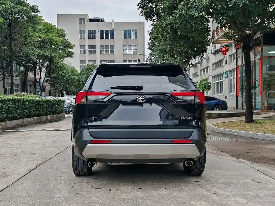 TOYOTA RAV4 FASHION PLUS 2023