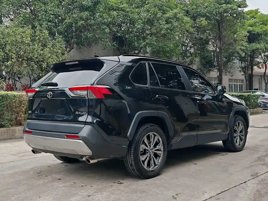 TOYOTA RAV4 FASHION PLUS 2023