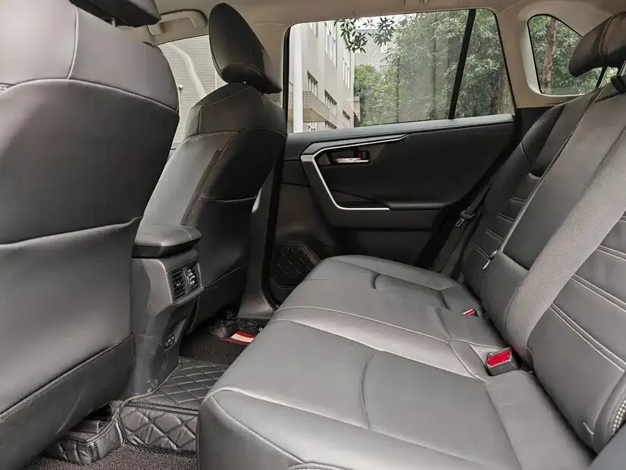 TOYOTA RAV4 FASHION PLUS 2023