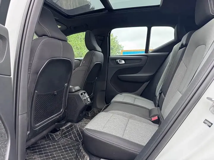 VOLVO XC40 B3 SMART FASHION EDITION 2023