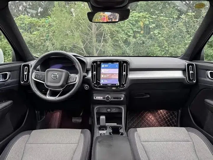 VOLVO XC40 B3 SMART FASHION EDITION 2023
