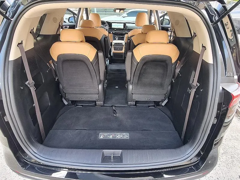 KIA CARNIVAL PRESTIGE 2023