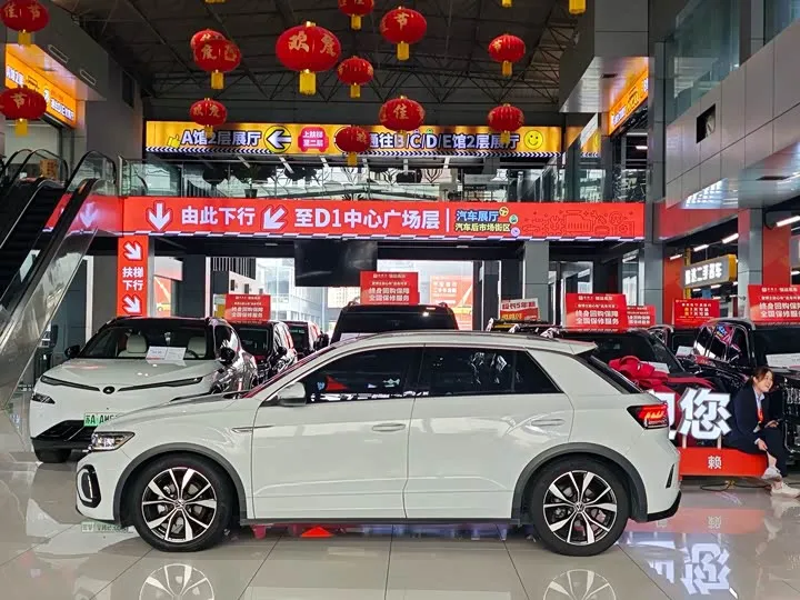 VOLKSWAGEN T-ROC ПРОБЕГ 32 600 КМ ДЛЯ 2023 ГОДА ЭТО ЭКСТРЕМАЛЬНО МАЛО АВТОМОБИЛЬ ПРАКТИЧЕСКИ НОВЫЙ 2023
