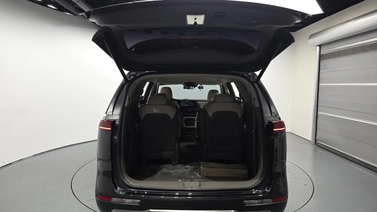 KIA CARNIVAL SIGNATURE 2022