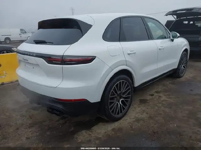 PORSCHE CAYENNE PLATINUM EDITION 2023