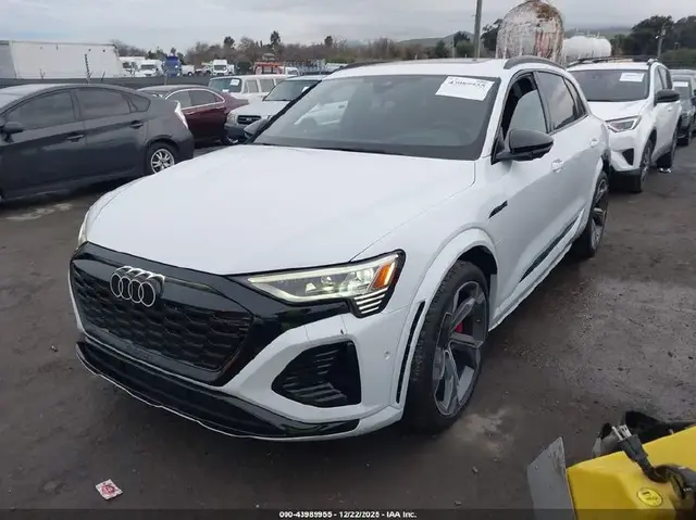 AUDI SQ8 E-TRON PRESTIGE QUATTRO 2024
