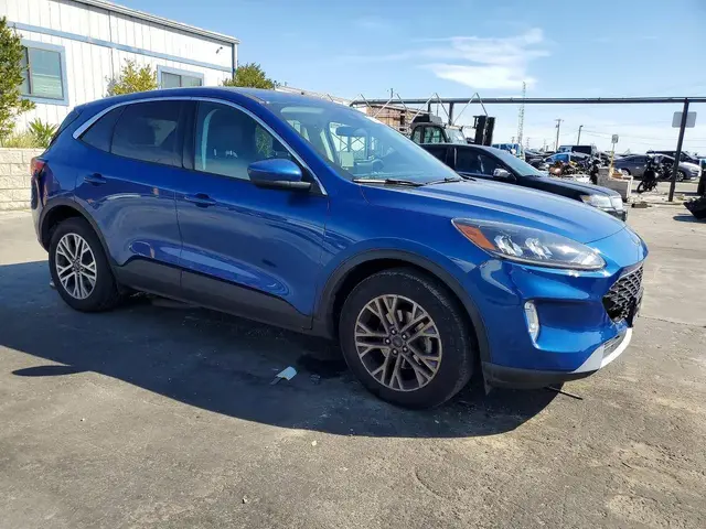 FORD ESCAPE SEL 2022