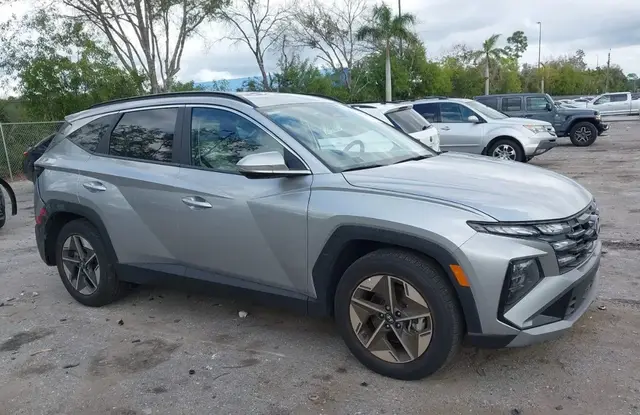 HYUNDAI TUCSON SEL CONVENIENCE 2025