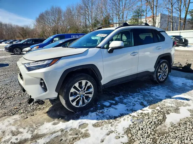 TOYOTA RAV4 XLE PREMIUM AWD 2022