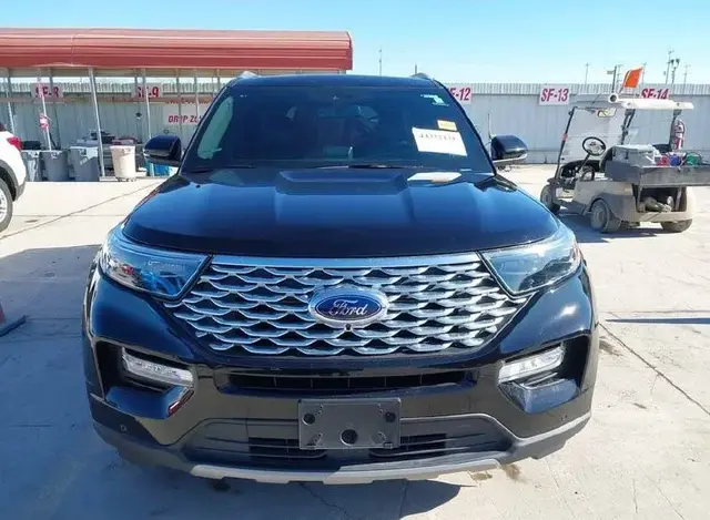 FORD EXPLORER PLATINUM 2023