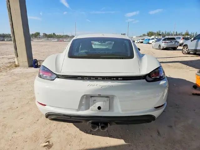 PORSCHE CAYMAN BASE 2024