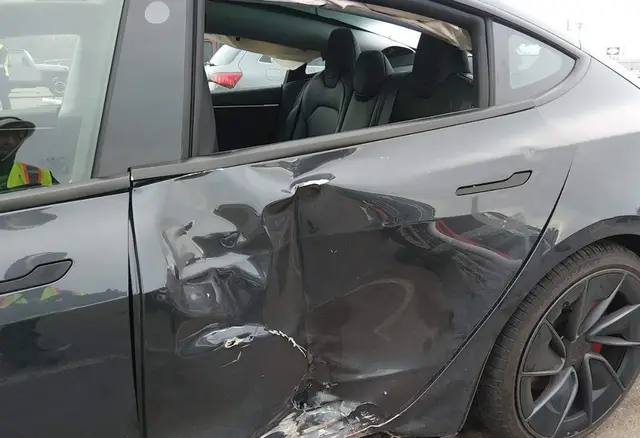 TESLA MODEL 3 PERFORMANCE AWD 2025