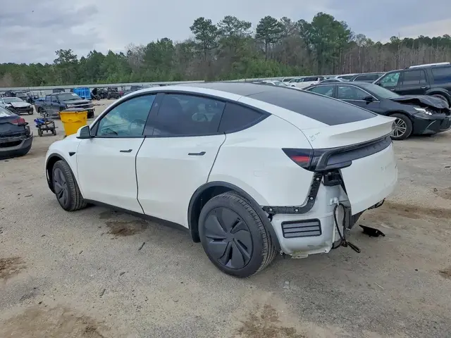 TESLA MODEL Y 2026