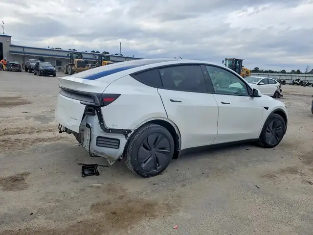 TESLA MODEL Y 2026