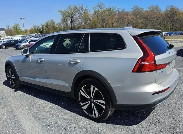 VOLVO V60 PLUS 2025