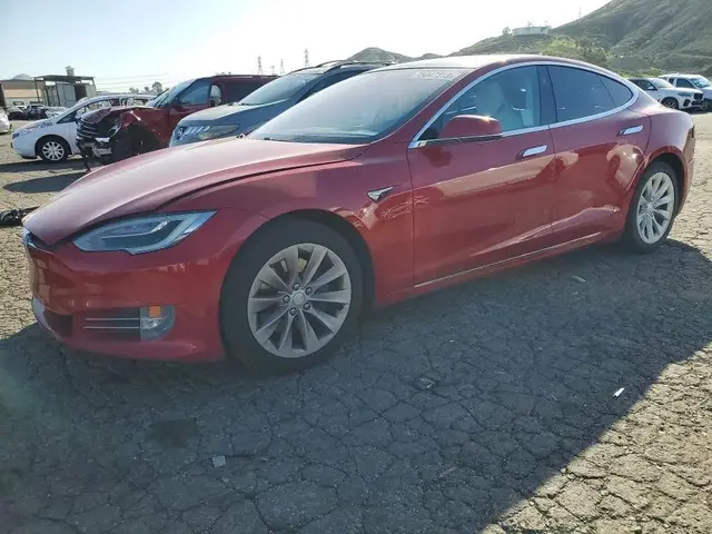 TESLA MODEL S 82 063 2018