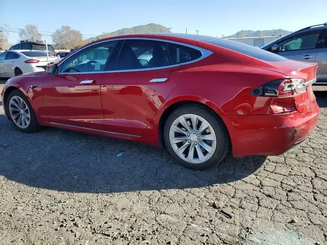 TESLA MODEL S 82 063 2018