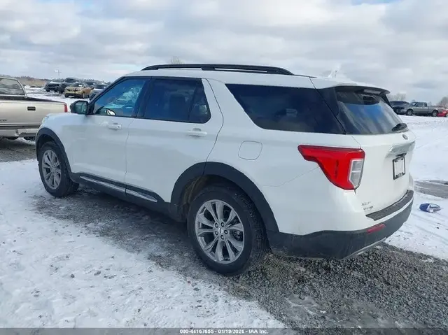 FORD EXPLORER XLT 17 117 2023