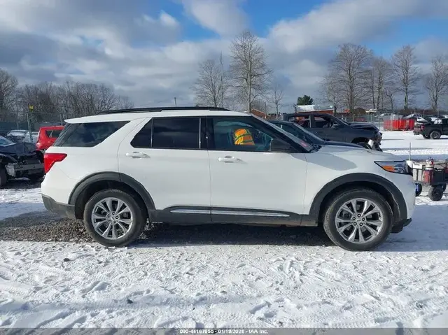 FORD EXPLORER XLT 17 117 2023