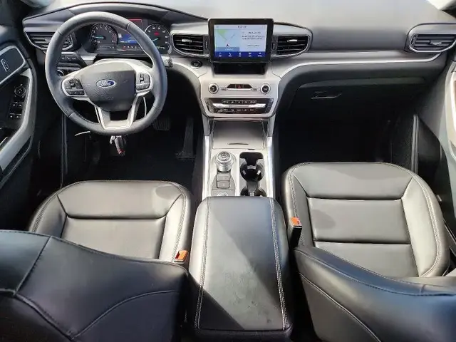 FORD EXPLORER XLT 2023