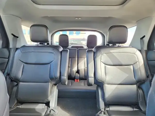 FORD EXPLORER XLT 2023