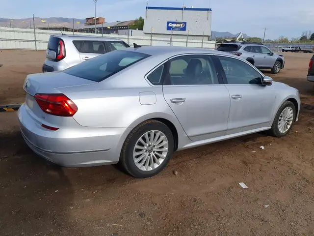 VOLKSWAGEN PASSAT SE 1 2016