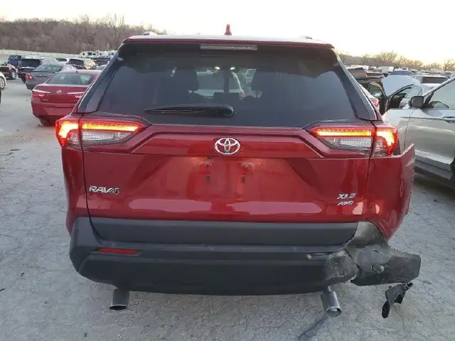 TOYOTA RAV4 PREMIUM 2023