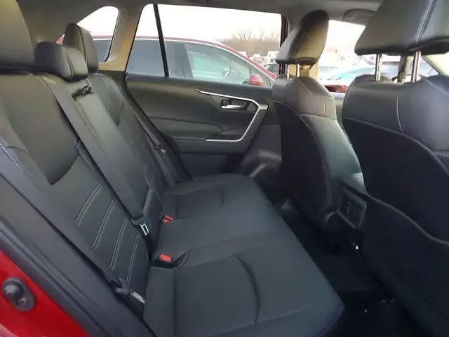TOYOTA RAV4 PREMIUM 2023
