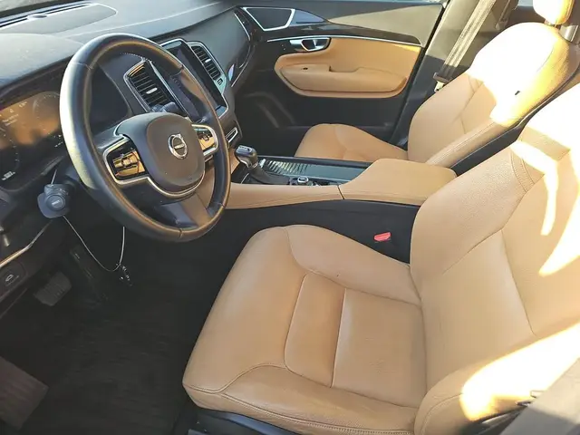 VOLVO XC90 T6 MOMENTUM 7-PASSENGER 2018